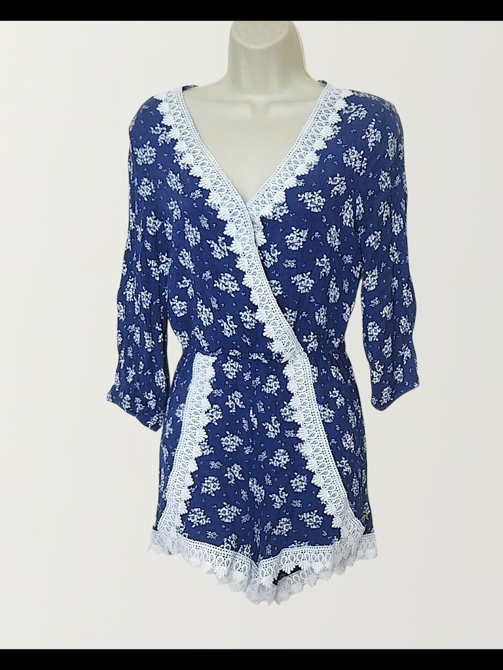 Miao Women’s Navy Floral 3/4 Sleeve Lace-Trim Boho Romper Size S - Picture 2 of 7